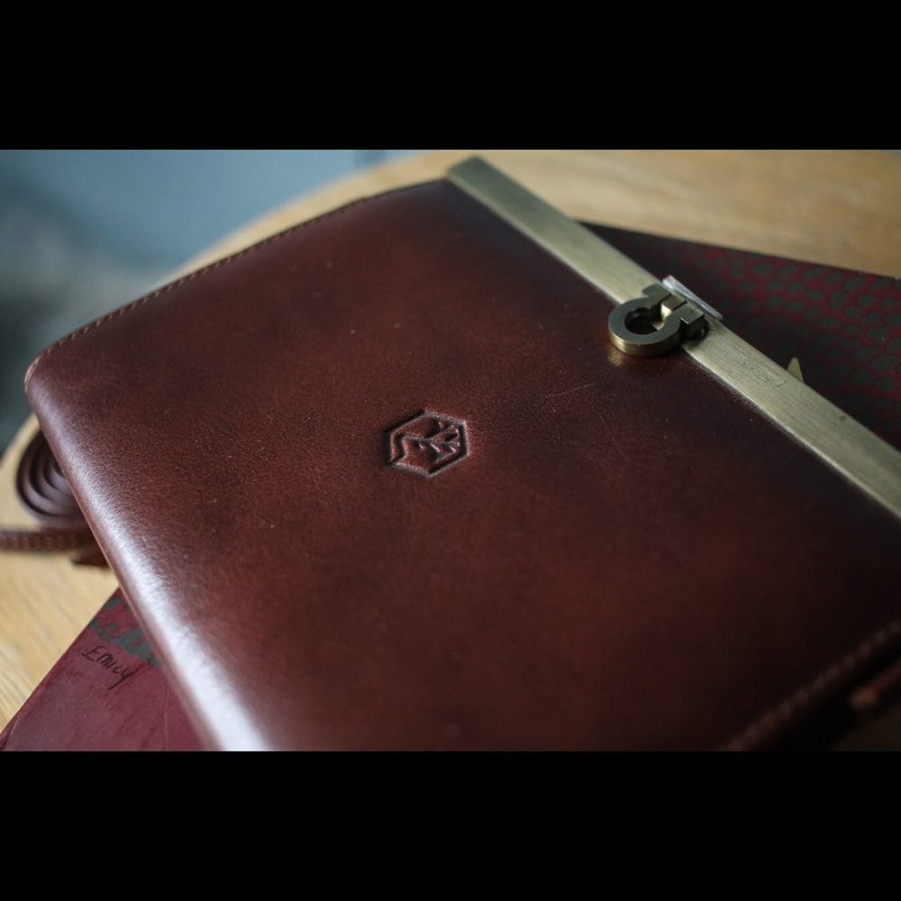 VALENTINA LEATHER CLUTCH - Picture 2 of 5